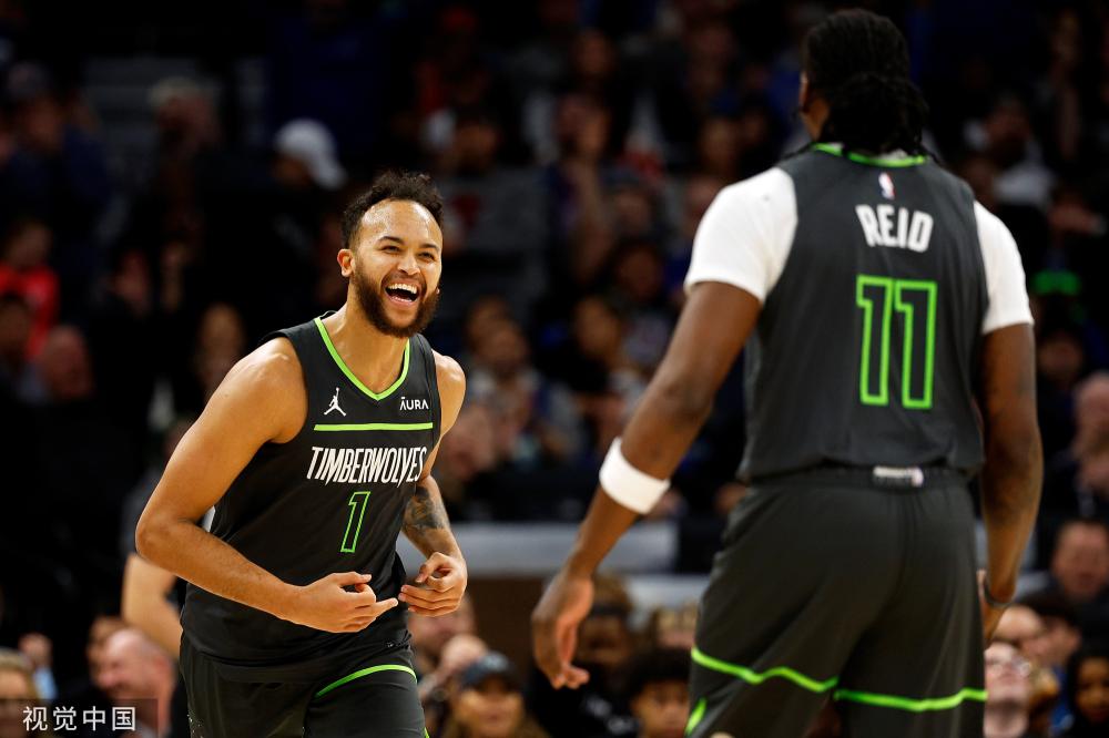 员中脱颖而 员中脱颖而